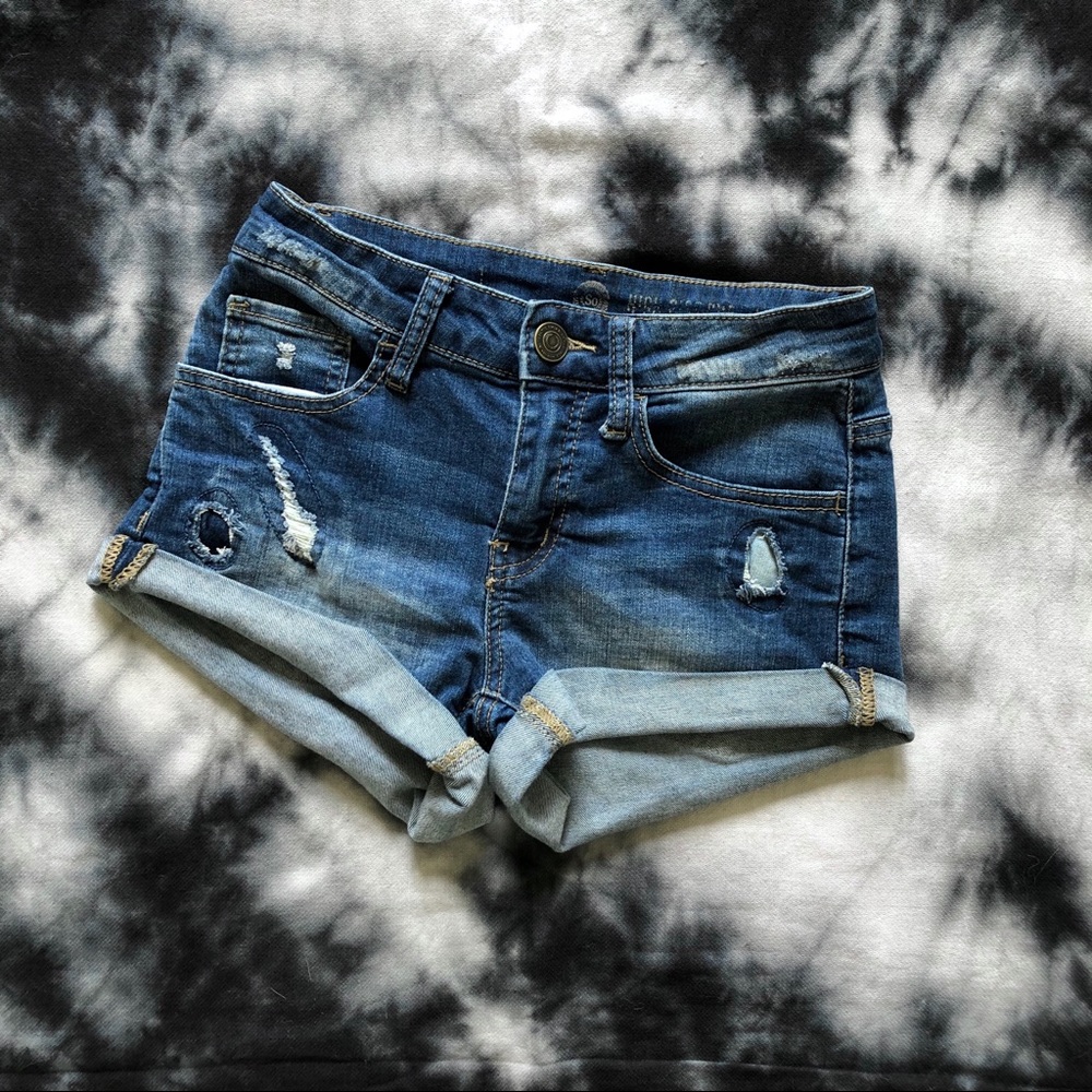 Mid-Rise Shorties